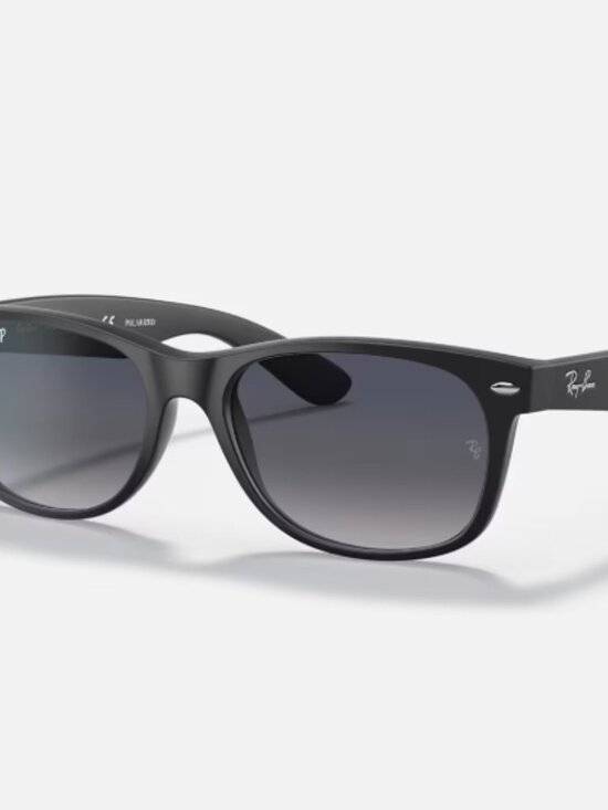 Ray-Ban\'s: New Wayfarer Classic - Polarized main image 4